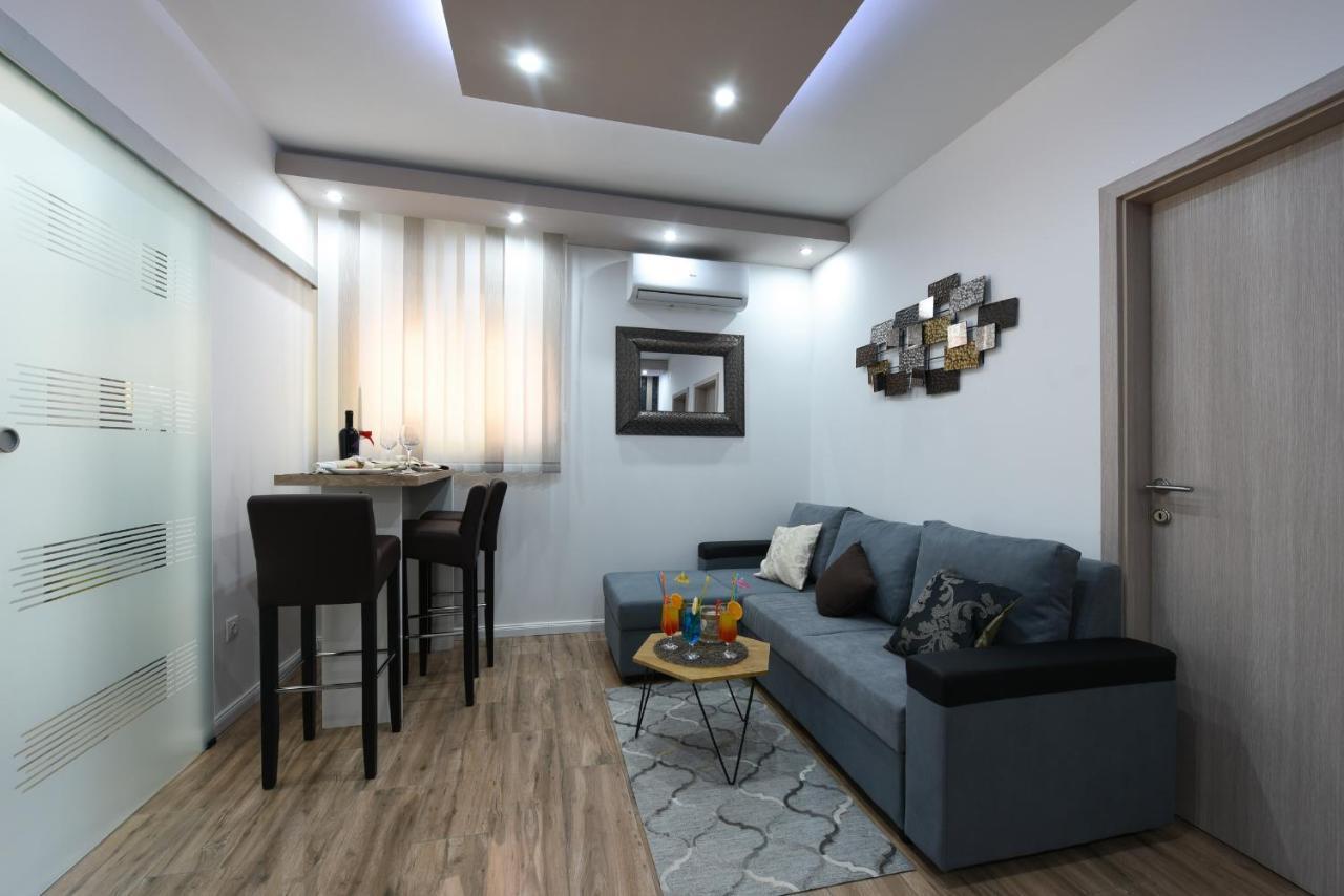 Shine Apartment Zara Esterno foto